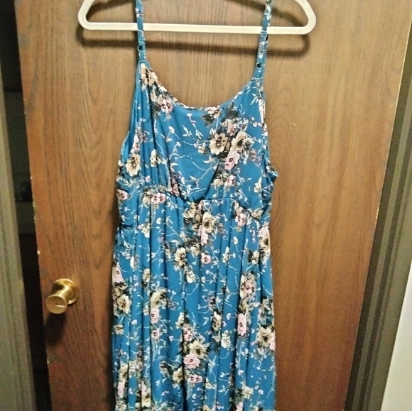 NWT Torrid FloralChiffon Sleevless Pleated Midi Dress - Picture 10 of 10